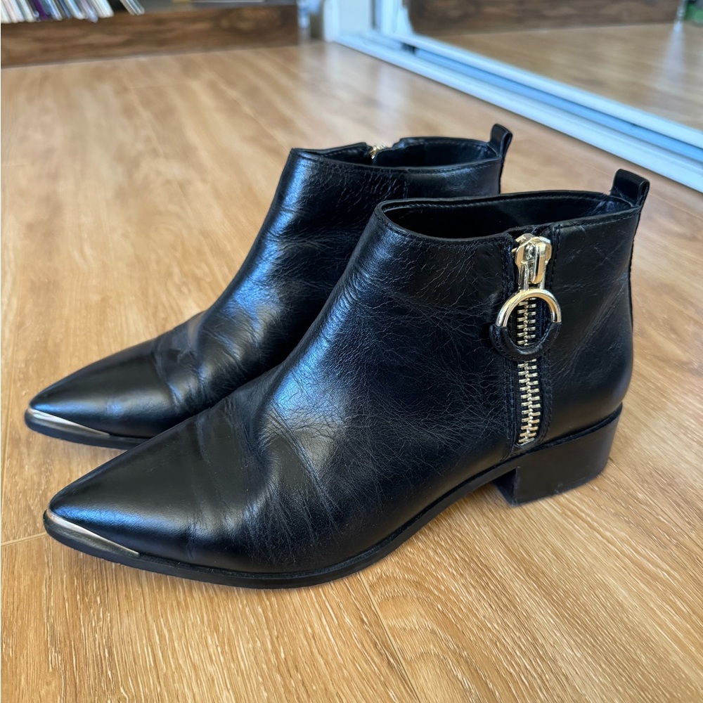 1. State Ankle Boots Booties Gold Zipper Small Heel Worn 4 Times Great Condition